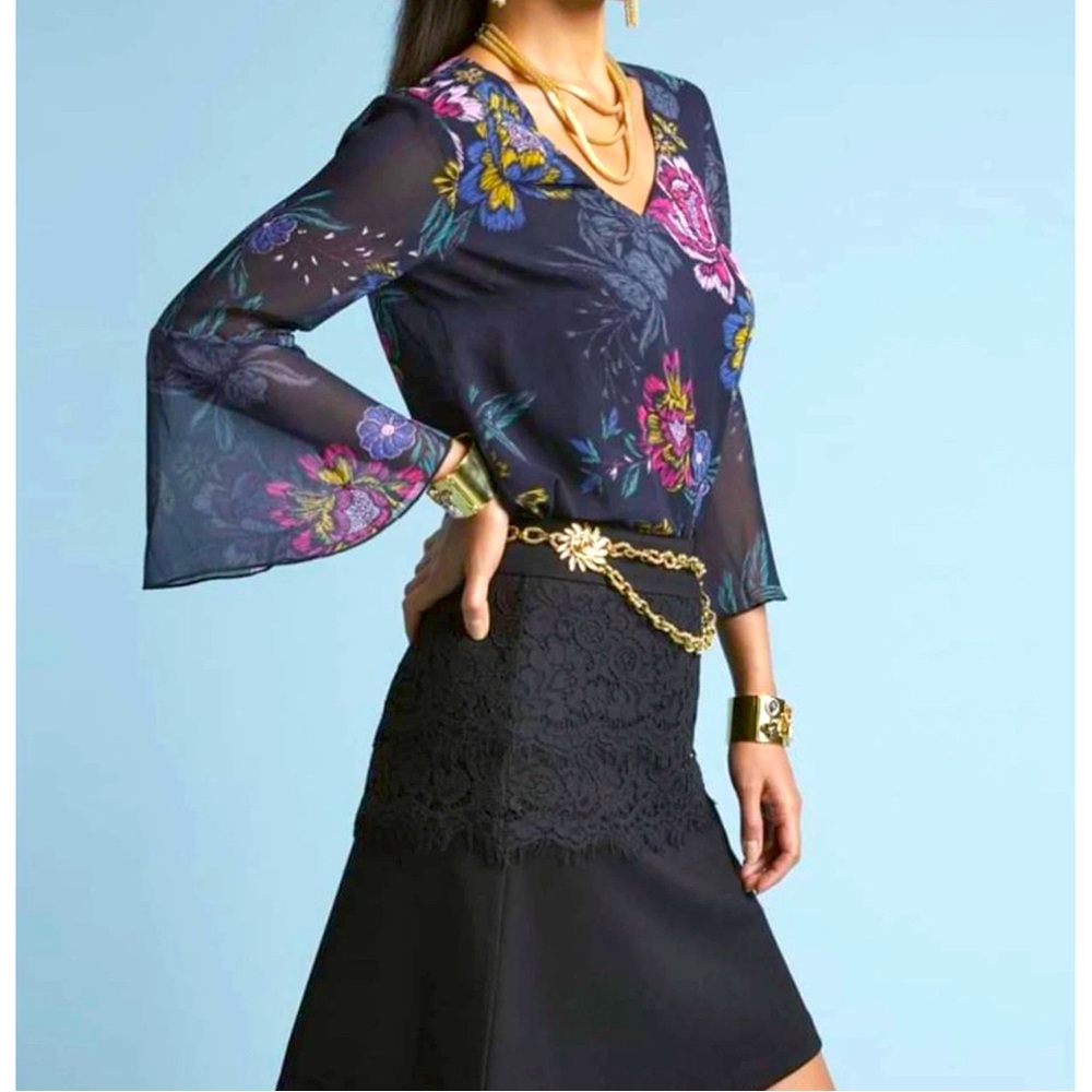 Cabi Womens Olivia Blouse Black Floral Chiffon Bell Sleeve V-Neck #3506 XL